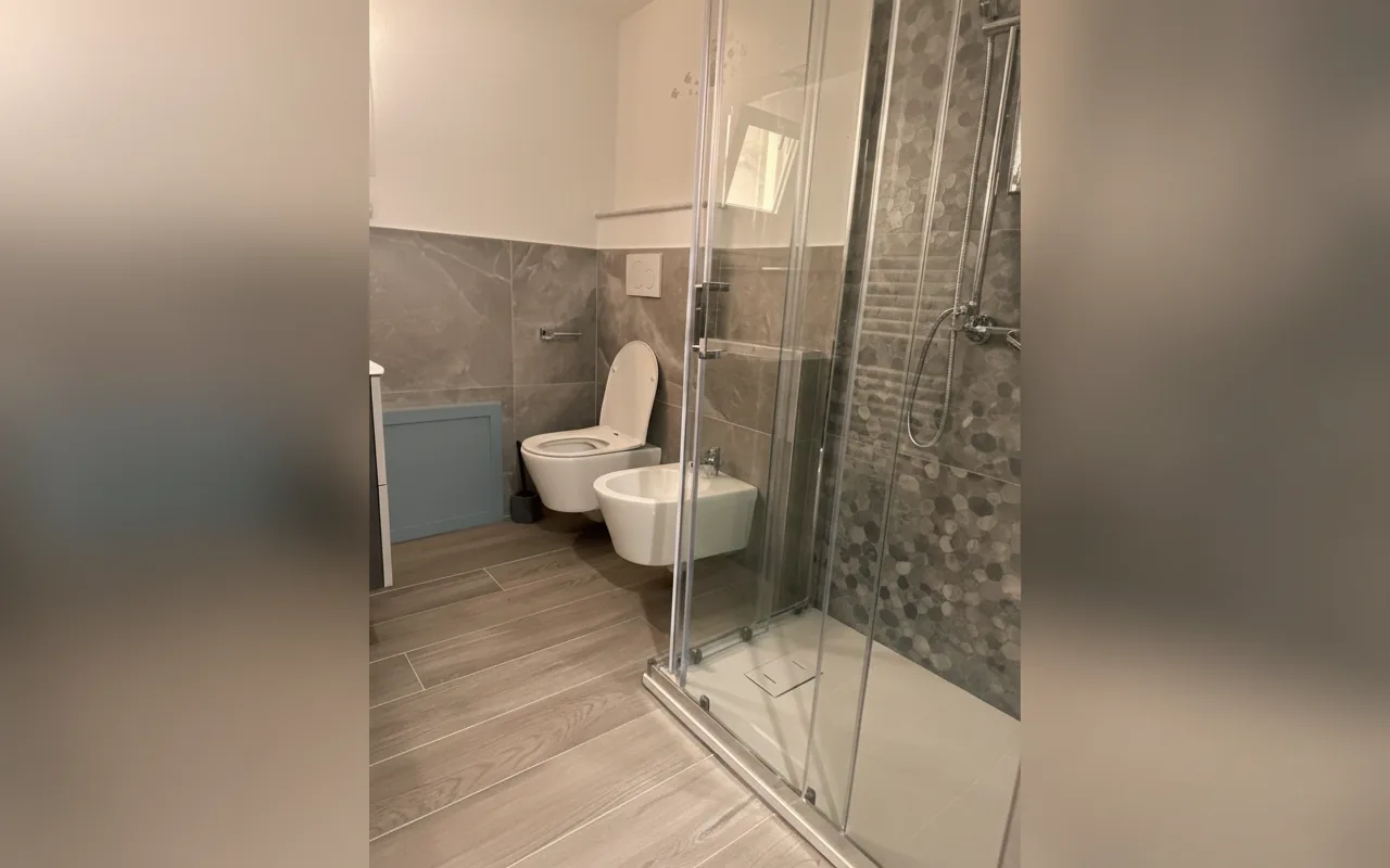 Camera con bagno privato — Umbertos Rooms, Jerzu (Sardegna) (foto 72)